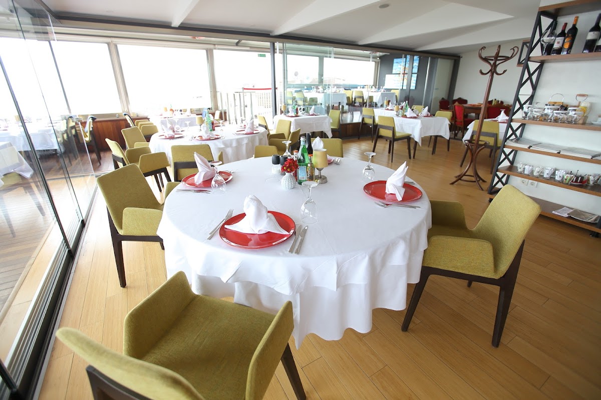 Marmarion Roof Restaurant